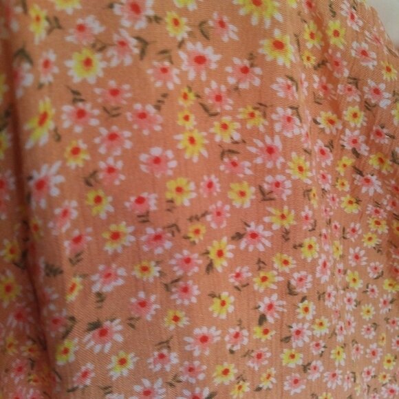 💲1⃣▶▶3x peachy orange top Pretty - Picture 3 of 7